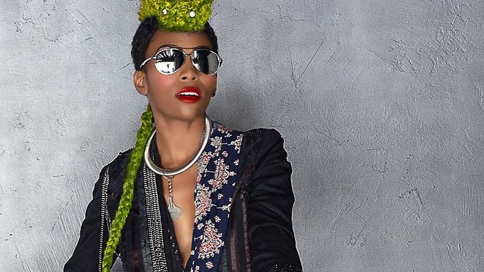 Nik West, bajista, cantante, compositora y colaboradora de los más grandes, de Prince a Lenny Kravitz. EFE