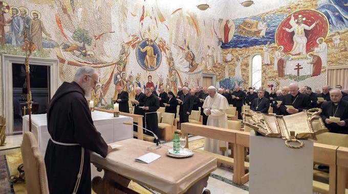 El papa pide a los confesores que eviten la dureza con otros y sean humildes