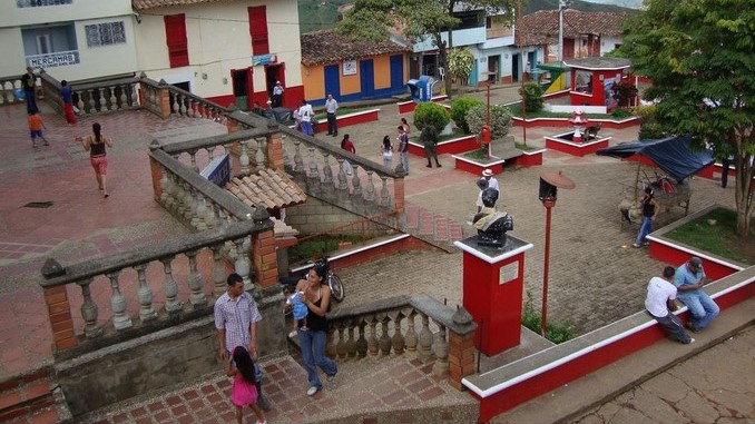 Parque principal del corregimiento Altamira.