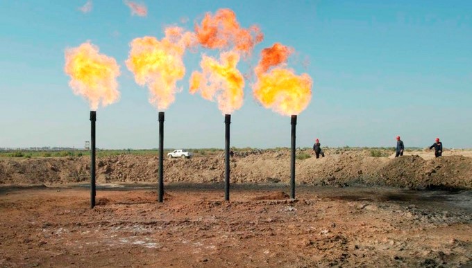 En la imagen, una refinería en Amara, a unos 450 km de Bagdad, Irak. EFE/Archivo