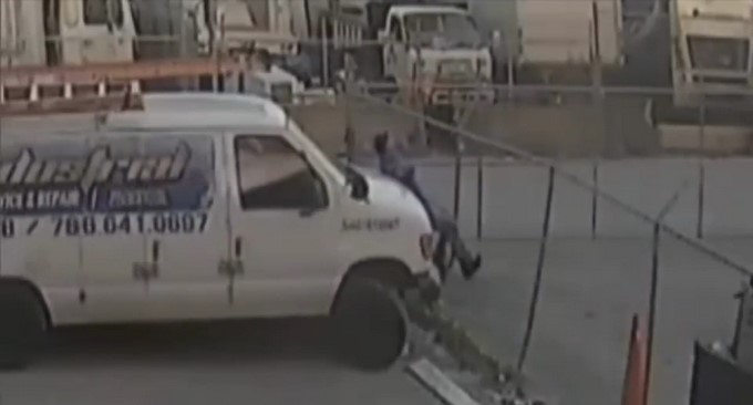 Intentó matar a su jefe luego de ser despedido/ Captura tomada de Youtube