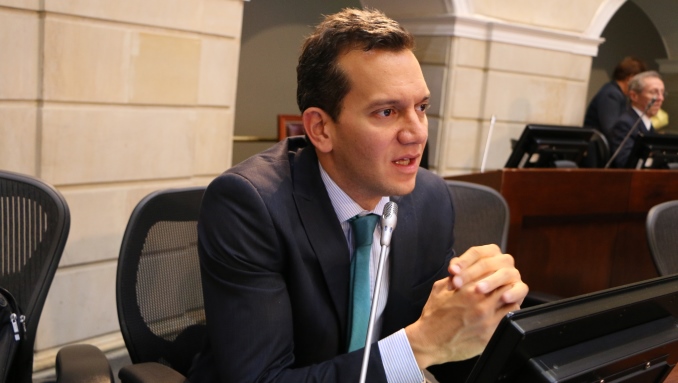 El Centro Democrático citó a la canciller Holguín por el caso de Andrés Felipe Arias