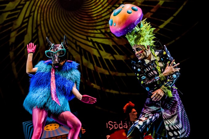 Fotografía cedida por la productora Por Art Music, de la noche de estreno del espectáculo "SEP7IMO DÍA - No Descansaré", producido por Pop Art Music en compañía del Cirque Du Soleil, basado en las canciones de la banda de rock argentino Soda Stereo este 9 de marzo de 2017, en Buenos Aires (Argentina). EFE/Rodrigo Alonso/Pop Arte Music