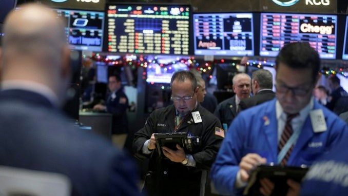 Corredores de bolsa trabajan en el parqué de Nueva York. EFE/Archivo