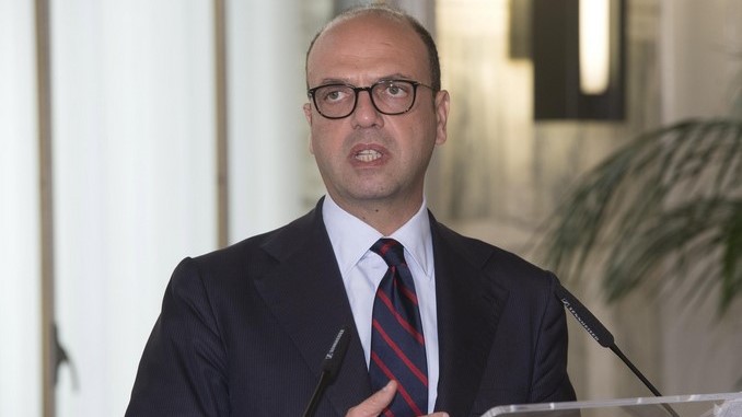 ministro de exteriores de italia, Angelino alfano