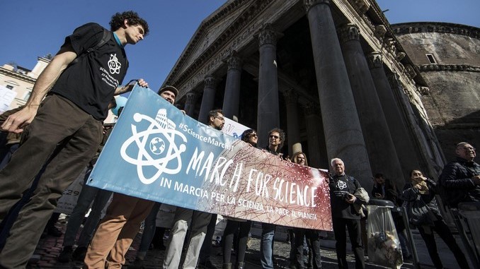 La defensa de la Ciencia se extiende al mundo entero