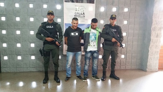 VIDEO y FOTOS: Cobraban una extorsión por 15 millones de pesos y los capturó el Gaula de la Policía 1 Extorsionistas_1