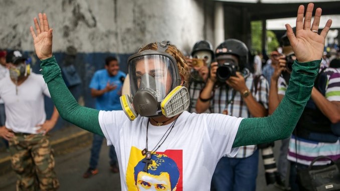 LAS FUERZAS DE SEGURIDAD DISPERSAN LAS MARCHAS OPOSITORAS EN CARACAS