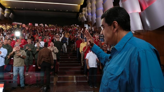 MADURO ENTREGA LA VIVIENDA NÚMERO 1.600.000 Y DICE QUE LLEGARÁ A 3 MILLONES