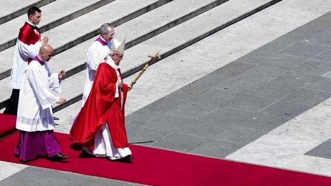 Pope Francis holds a Palm Sunday Mass in Saint Peter' Square