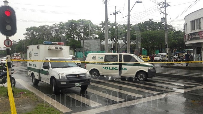 Asesinado dentro de camioneta en avenida Guayabal.