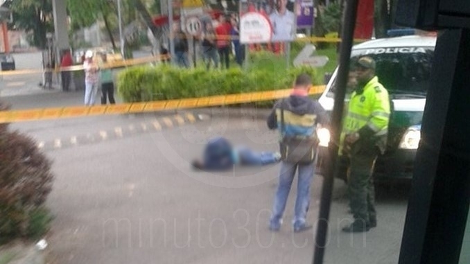 EN FOTOS: A balazos mataron a un hombre en una estación de servicio de Itagüí