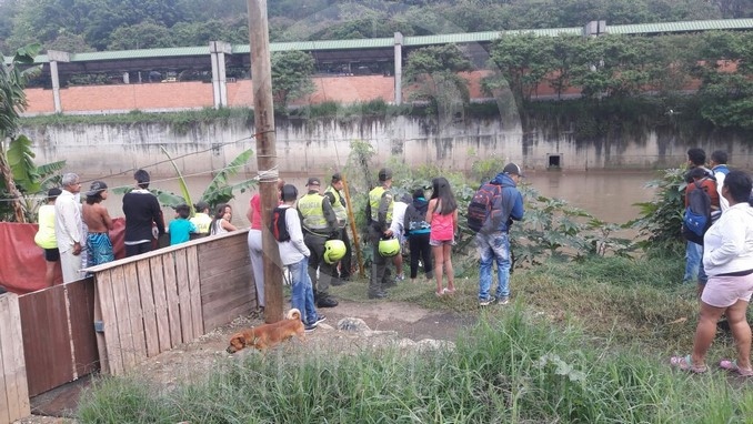 Cadáver de mujer encontrado en el río