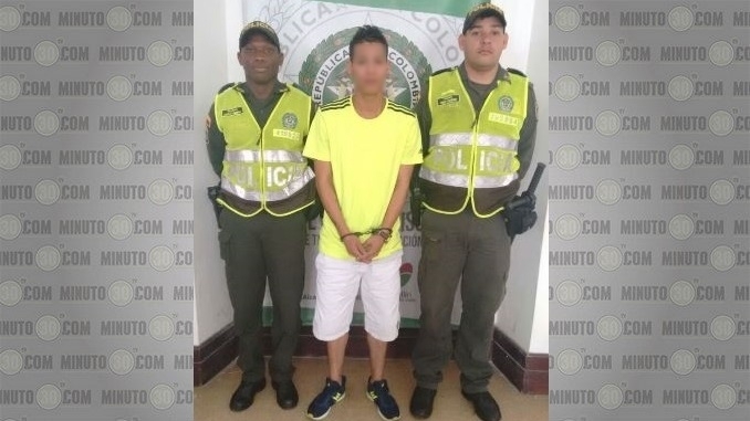FOTOS: En el centro de Medellín atraparon a un presunto miembro del 'Clan del Golfo' 5 Captura de alias 'el Negro' en el centro de Medellín.