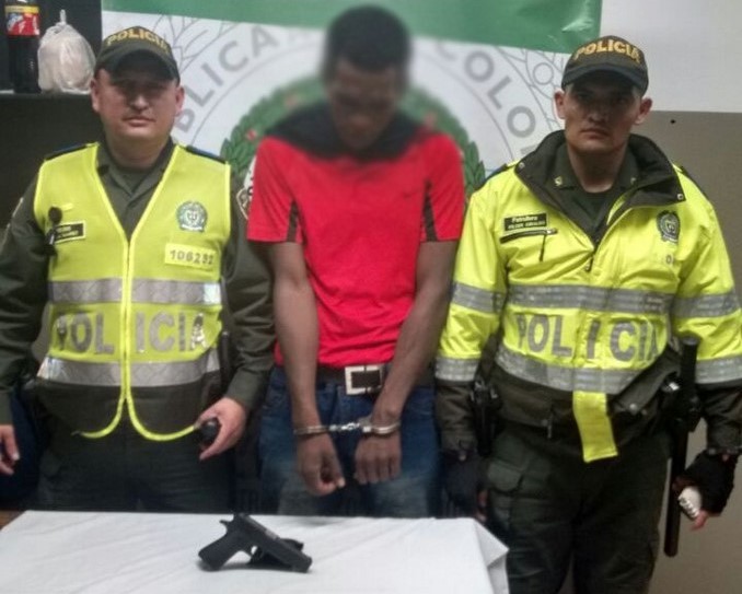 Capturado por porte ilegal de armas de fuego.