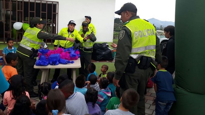 Policía celebró el mes de la niñez en Rionegro