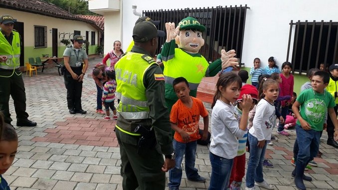 Policía celebró el mes de la niñez en Rionegro