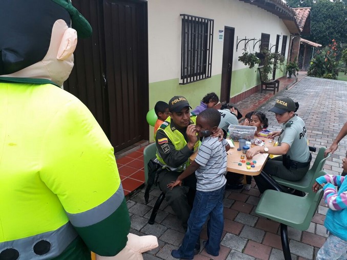 Policía celebró el mes de la niñez en Rionegro