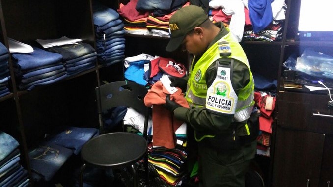 Confecciones de contrabando incautadas.