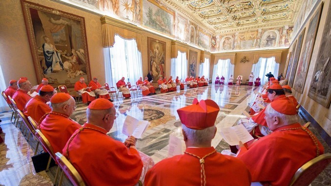 Consistorio celebrado por el papa en el Vaticano.