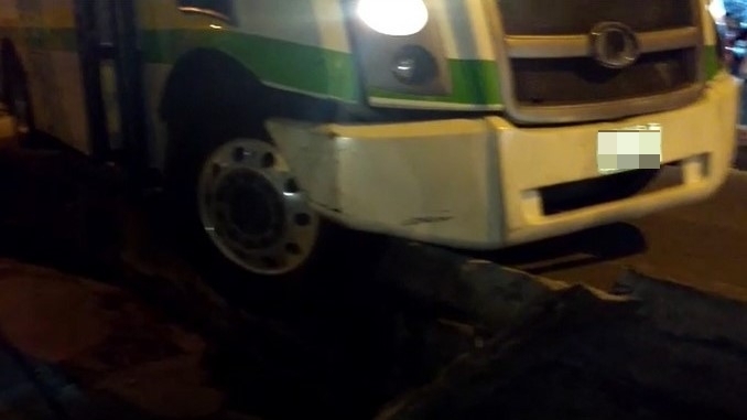 Denuncia alimentador del metro en Manrique.