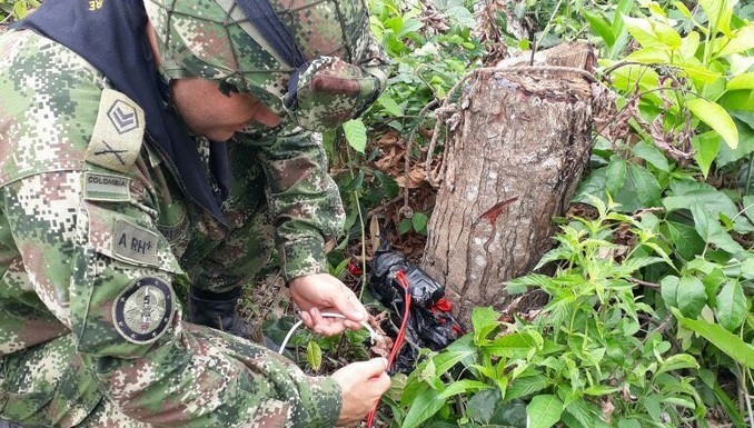 Ejército desmanteló en Arauca un depósito ilegal con 55 explosivos del Eln