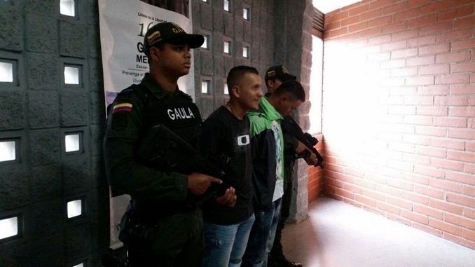 Extorsionistas capturados.
