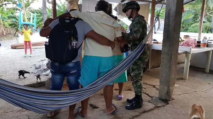 Hombre trasladado por el Ejército.