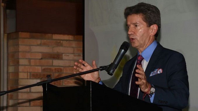 AUDIO: Gobernador lamenta disminución de recursos de MinEducación para Antioquia