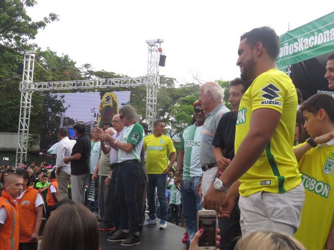 FOTOS: Nacional festejó sus 70 de años de existencia junto a la hinchada 10 nacional 70 a%C3%B1os 51
