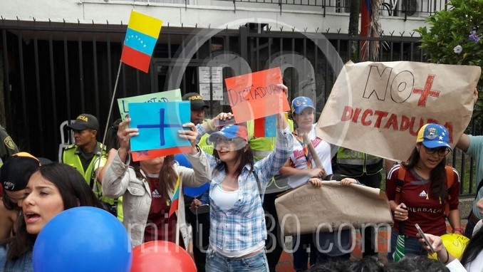 En Medellín también protestaron contra el Gobierno de Nicolás Maduro