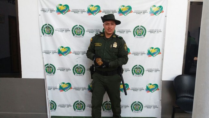 Policía rescató a un mono aullador en una vía de Caucasia