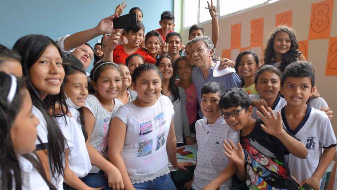 Gobierno prometió la construcción de tres colegios y la entrega de 5.000 tabletas para Mocoa