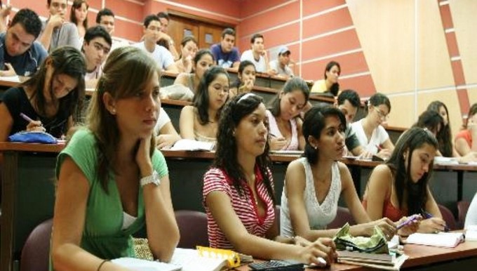 Los gobiernos, desbordados por el aumento de universitarios, según la Unesco