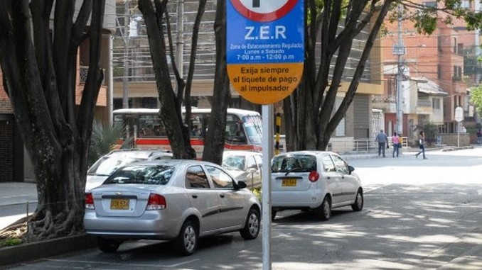 Medellín tendrá tres nuevas zonas de estacionamiento regulado a partir del 17 de abril