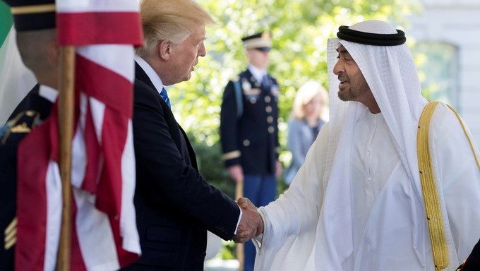 Trump recibe al príncipe heredero de Emiratos Árabes Unidos