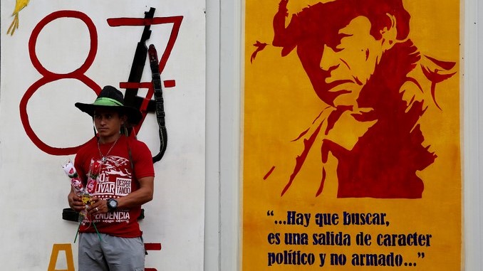 GUERRILLERAS DE LAS FARC CELEBRAN SU PRIMER DÍA DE LA MADRE EN PAZ