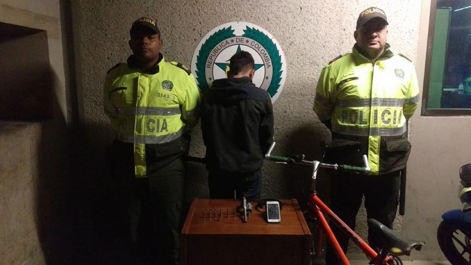 Adolescente aprehendido en Suba.