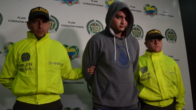 VIDEO Y FOTOS: Desde el aire también presionaron la entrega de alias 'Flechas' 3 Entrega de alias 'Flechas'.