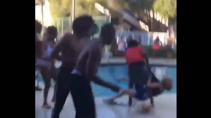 Captura de pantalla tomada de Youtube: Deplorable News