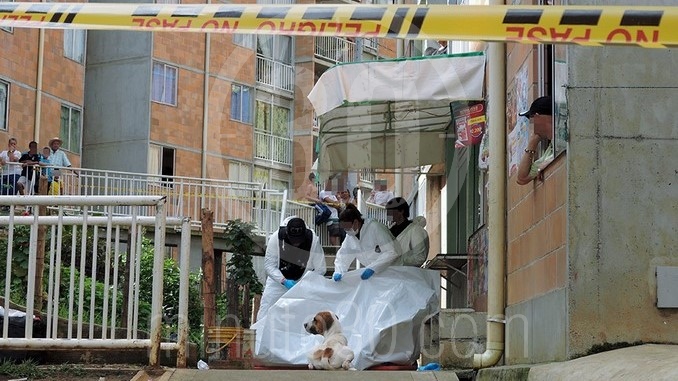 Hombre asesinado en el barrio Santa Rita de Bello.