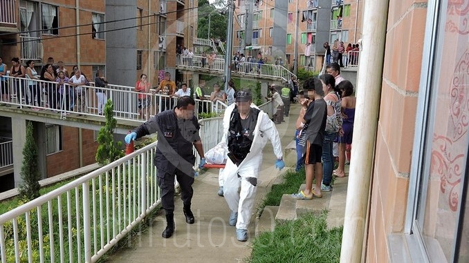 Hombre asesinado en el barrio Santa Rita de Bello.