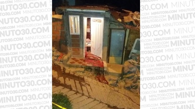 Mujer atacada a balazos en Aures 2.