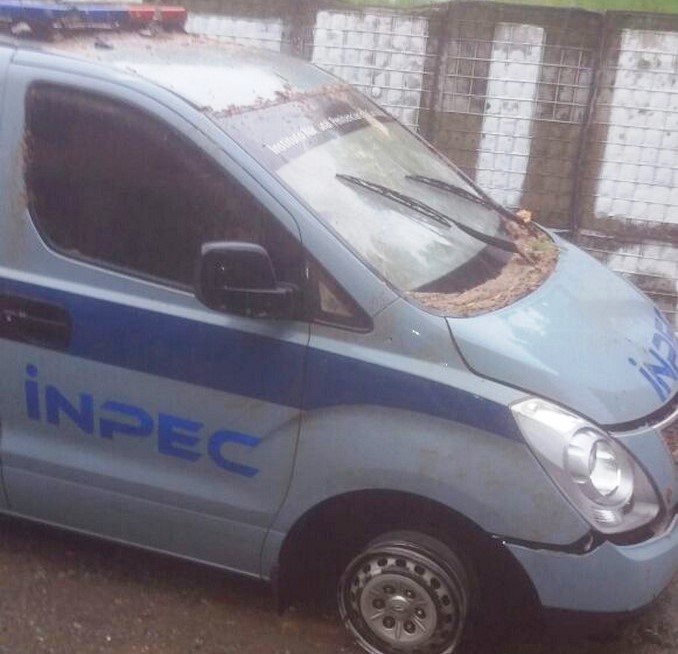 A fusil atacaron un vehículo del Inpec que transportaba dos reclusos en Tarazá