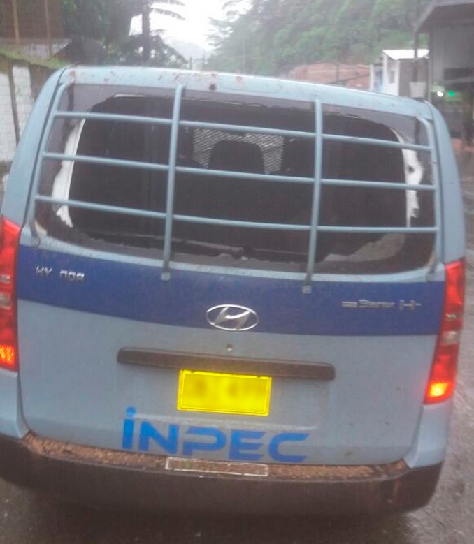 A fusil atacaron un vehículo del Inpec que transportaba dos reclusos en Tarazá