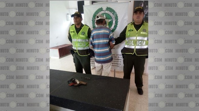 Un revólver ilegal le incautaron a un hombre a quien capturaron en Girardota 1 Capturado en Girardota.