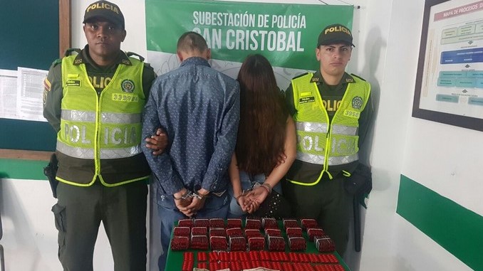 A esta pareja le incautaron 4.500 pastillas de Clonazepan en San Cristóbal 1 Capturados en San Cristóbal.