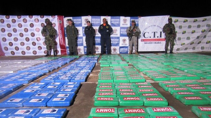 En Carepa las autoridades hallaron una tonelada de cocaína camuflada en cajas de banano
