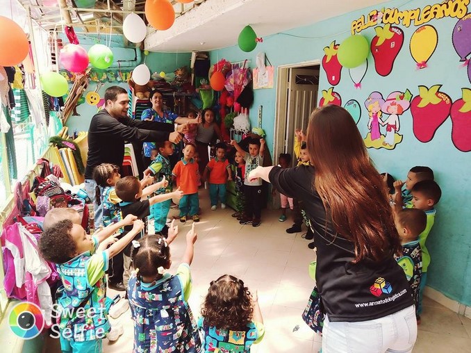 Así celebraron los niños de la Comuna 13 el mes de la niñez