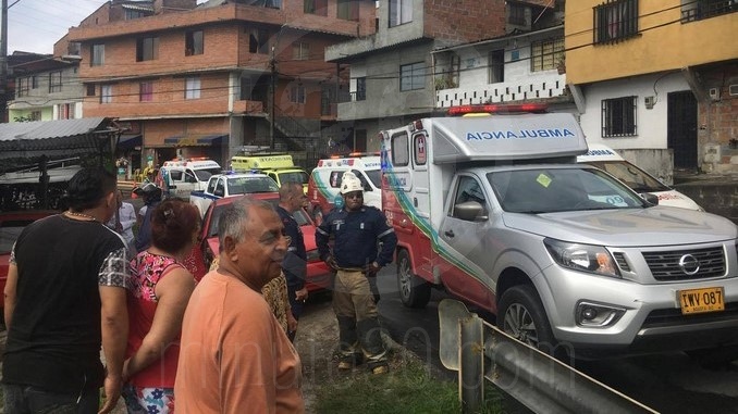 Choque de buses en el Doce de Octubre.